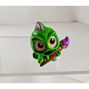 Disney Doorables Academy Surprise Pascal Figure paintbrush Tangled